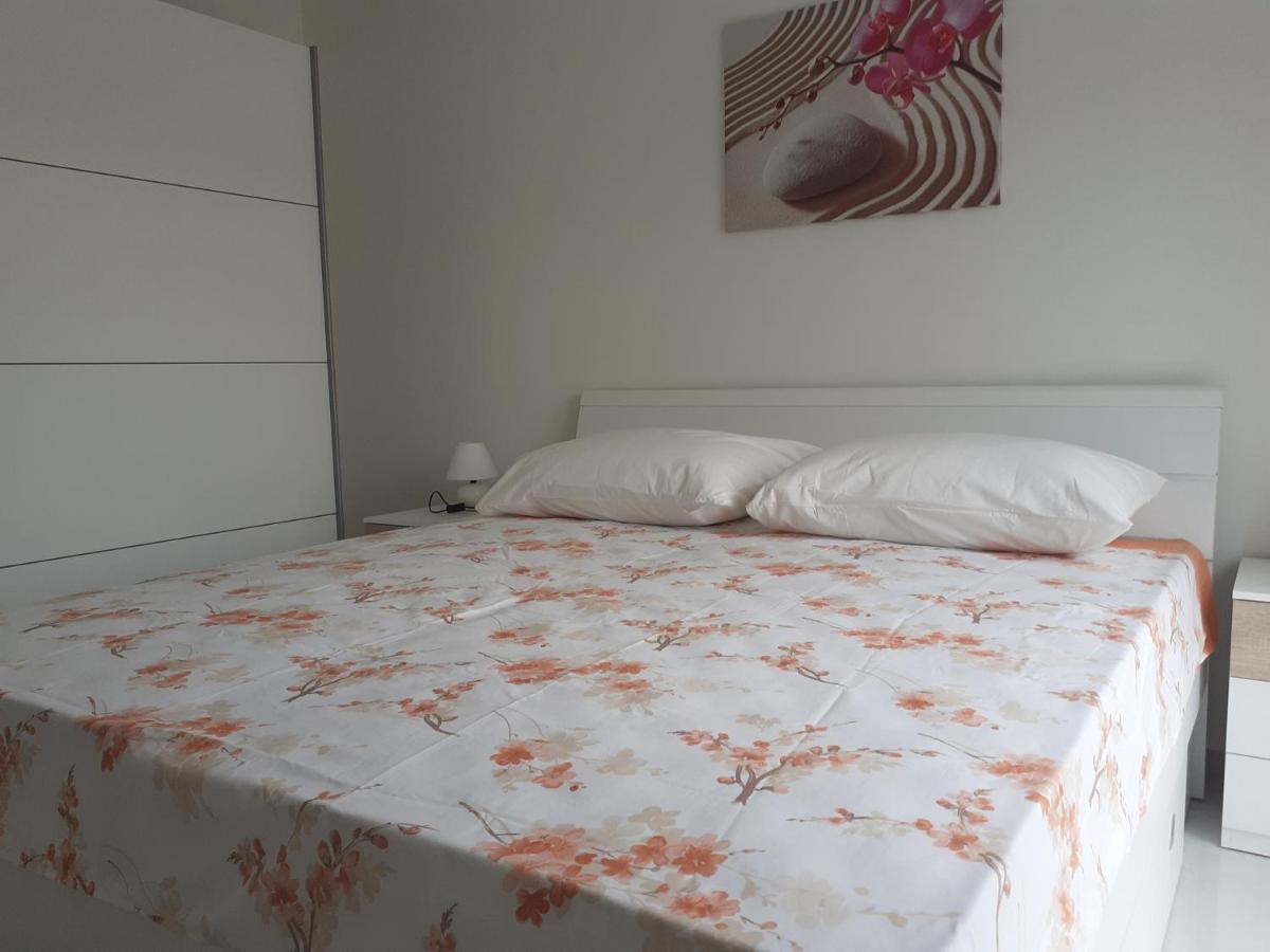 Apartmani Miletic Jelsa  Ngoại thất bức ảnh