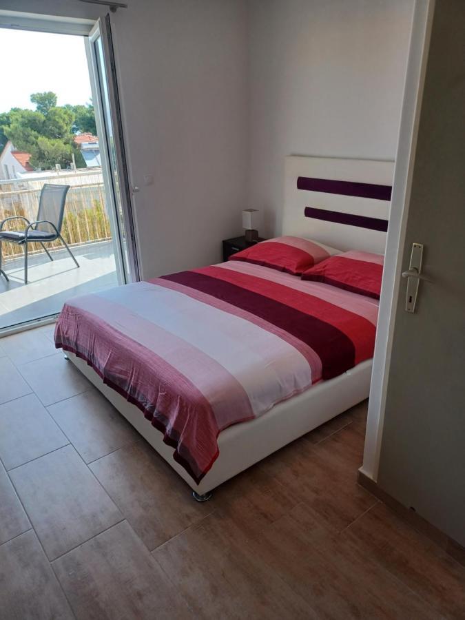 Apartmani Miletic Jelsa  Ngoại thất bức ảnh